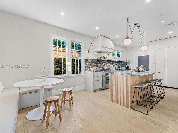 3747 Royal Palm Ave, Miami Beach FL 33140