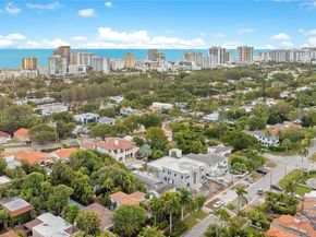 3747 Royal Palm Ave, Miami Beach FL 33140