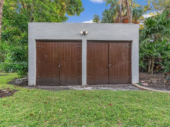 3747 Royal Palm Ave, Miami Beach FL 33140