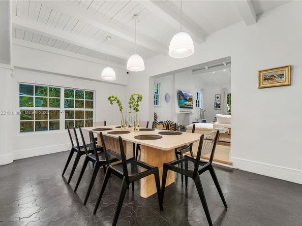 3747 Royal Palm Ave, Miami Beach FL 33140