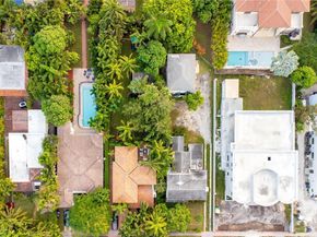 3747 Royal Palm Ave, Miami Beach FL 33140
