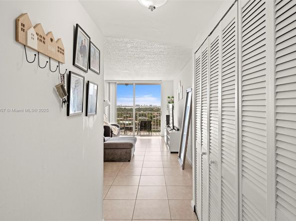 2350 NE 135th St 1006, North Miami FL 33181