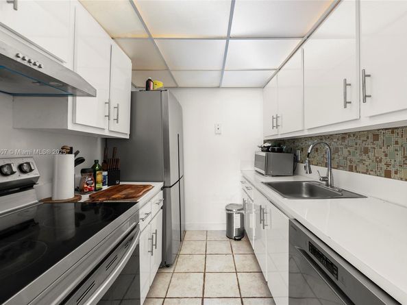 2350 NE 135th St 1006, North Miami FL 33181