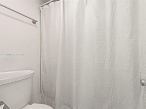 2350 NE 135th St 1006, North Miami FL 33181