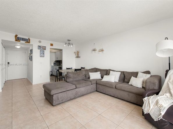 2350 NE 135th St 1006, North Miami FL 33181