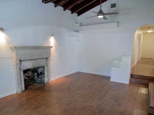 3050 Alton Rd, Miami Beach FL 33140