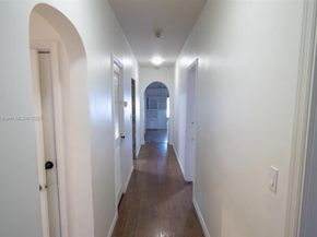 3050 Alton Rd, Miami Beach FL 33140