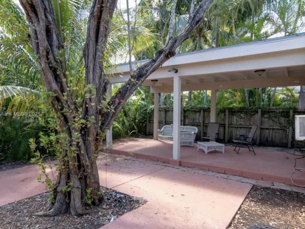 3050 Alton Rd, Miami Beach FL 33140