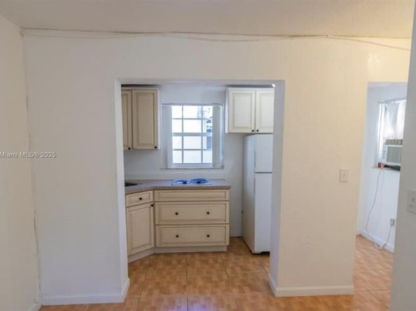 3050 Alton Rd, Miami Beach FL 33140