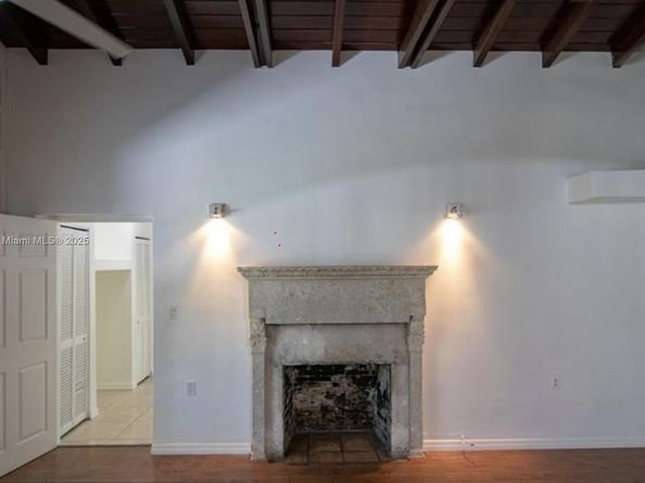 3050 Alton Rd, Miami Beach FL 33140