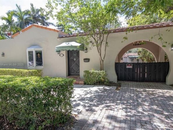 3050 Alton Rd, Miami Beach FL 33140
