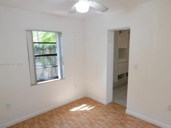 3050 Alton Rd, Miami Beach FL 33140