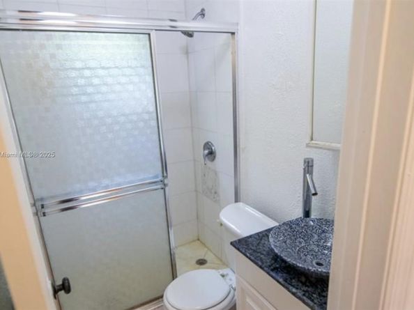 3050 Alton Rd, Miami Beach FL 33140