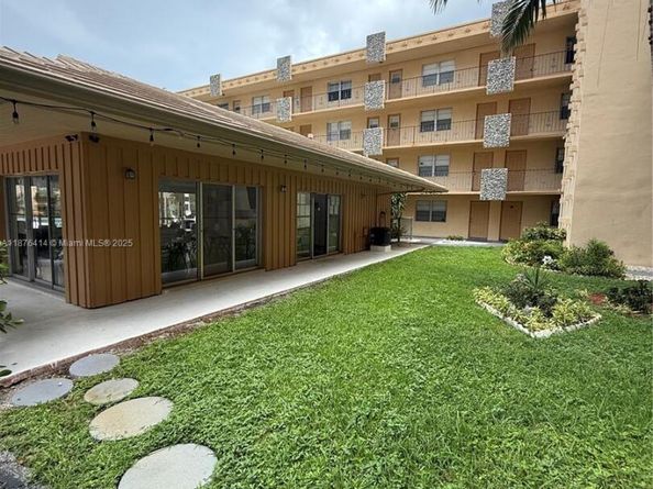 2145 Pierce St 118, Hollywood FL 33020