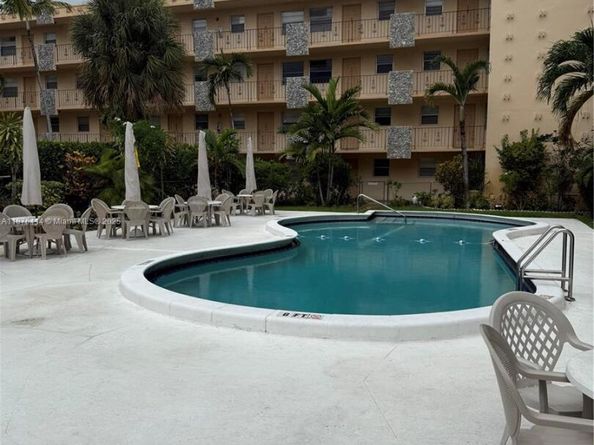 2145 Pierce St 118, Hollywood FL 33020