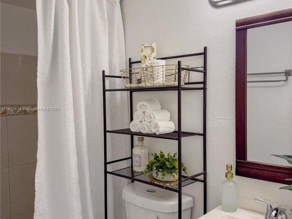 2145 Pierce St 118, Hollywood FL 33020