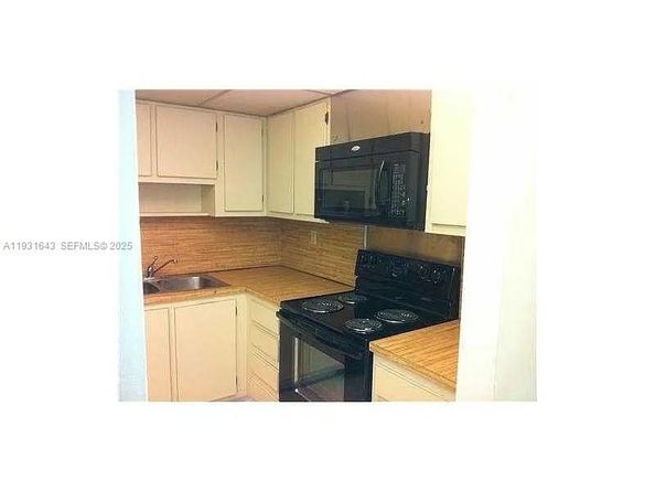 20860 San Simeon Way 3026, Miami FL 33179