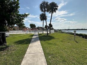 20860 San Simeon Way 3026, Miami FL 33179