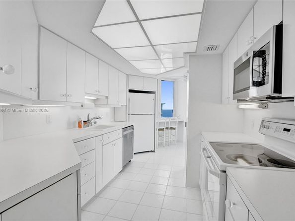 550 S Ocean Blvd PH5, Boca Raton FL 33432