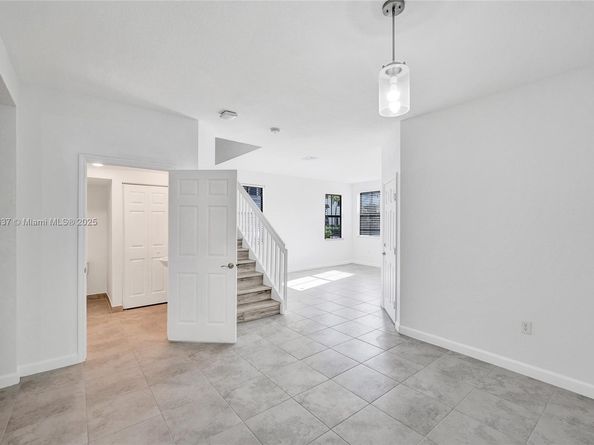 5013 Vulcan Way, Davie FL 33314