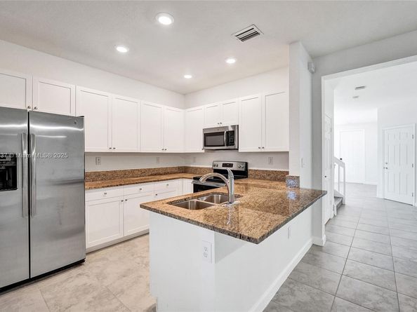 5013 Vulcan Way, Davie FL 33314