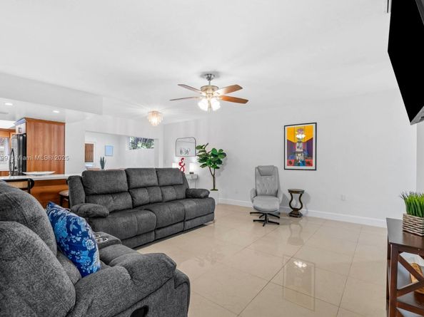 7417 Twin Sabal Dr, Miami Lakes FL 33014