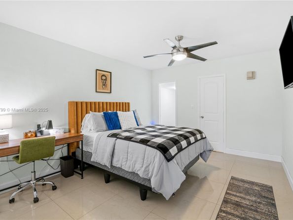 7417 Twin Sabal Dr, Miami Lakes FL 33014