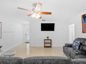 7417 Twin Sabal Dr, Miami Lakes FL 33014