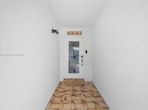 7417 Twin Sabal Dr, Miami Lakes FL 33014