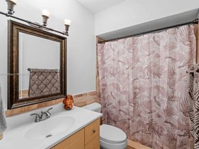 7417 Twin Sabal Dr, Miami Lakes FL 33014