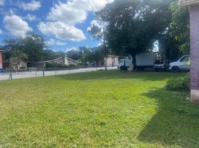 10 NW 60th St, Miami FL 33127