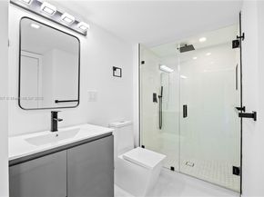 20379 W Country Club Dr 1938, Aventura FL 33180