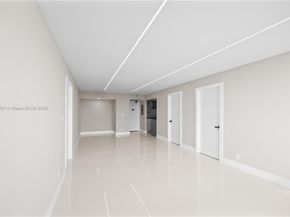 20379 W Country Club Dr 1938, Aventura FL 33180