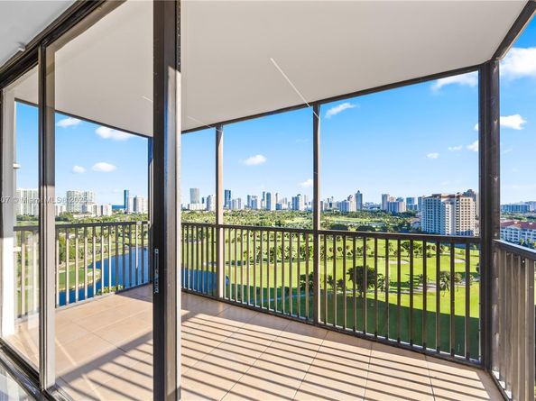 20379 W Country Club Dr 1938, Aventura FL 33180