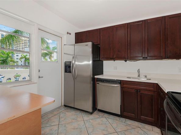 3181 S Ocean Dr 302, Hallandale Beach FL 33009