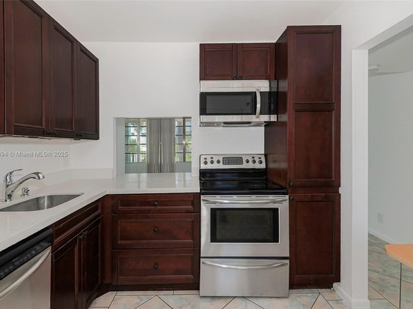 3181 S Ocean Dr 302, Hallandale Beach FL 33009