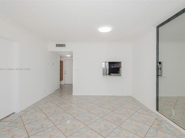 3181 S Ocean Dr 302, Hallandale Beach FL 33009