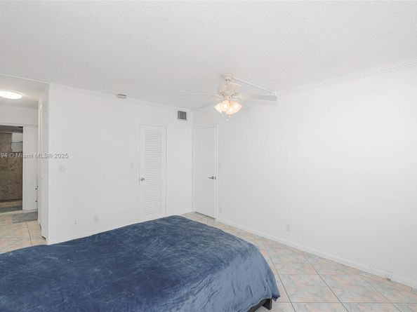 3181 S Ocean Dr 302, Hallandale Beach FL 33009