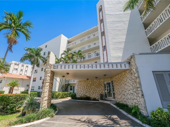 3181 S Ocean Dr 302, Hallandale Beach FL 33009