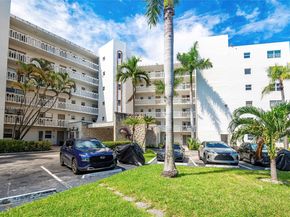 3181 S Ocean Dr 302, Hallandale Beach FL 33009