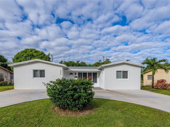 2631 NW 47th Ave, Lauderhill FL 33313