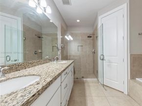 11348 SW 14th St, Pembroke Pines FL 33025