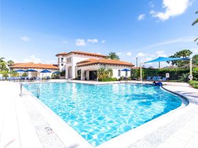 11348 SW 14th St, Pembroke Pines FL 33025