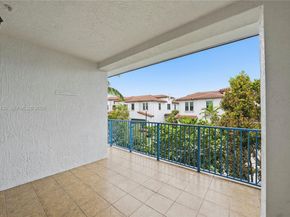 11348 SW 14th St, Pembroke Pines FL 33025