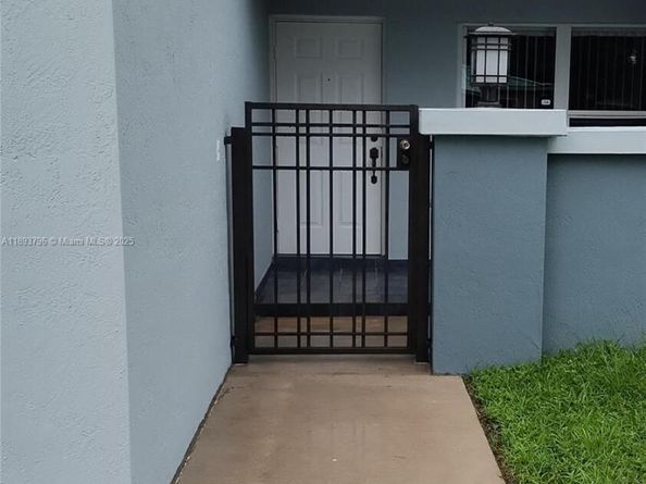 10169 SW 171st St, Miami FL 33157