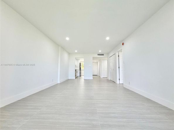 3361 NW 47th Ter 329, Lauderdale Lakes FL 33319