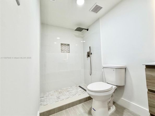 3361 NW 47th Ter 329, Lauderdale Lakes FL 33319