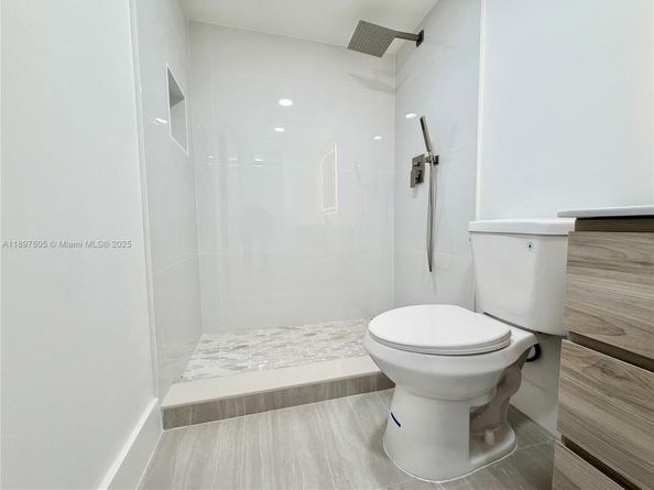 3361 NW 47th Ter 329, Lauderdale Lakes FL 33319