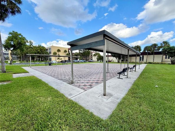 3361 NW 47th Ter 329, Lauderdale Lakes FL 33319