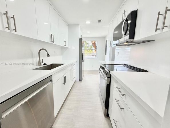 3361 NW 47th Ter 329, Lauderdale Lakes FL 33319